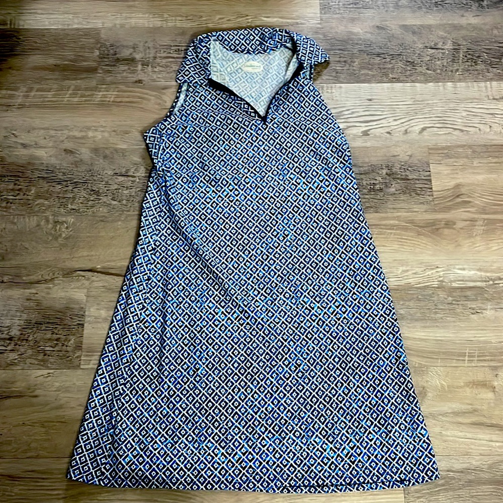 Blue like the sea diamond print summer dress in performance material.